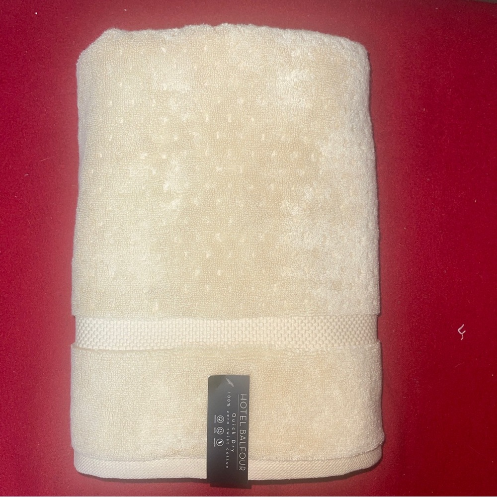 Hotel Balfour Quick Dry Zero Twist Turkish Cotton Bath Towel 30x55”Pale Sunshine